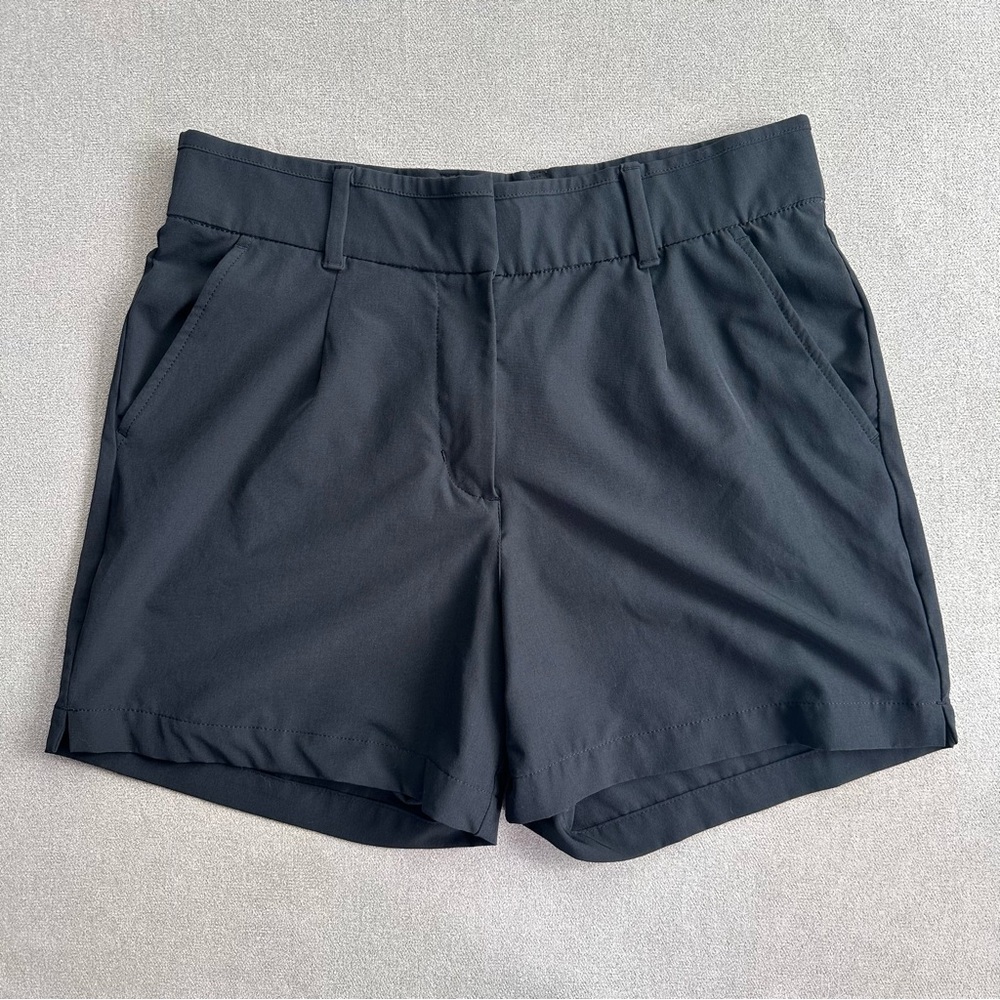 Nike Women’s Dri Fit Victory 5 inch Shorts. Black. Medium.